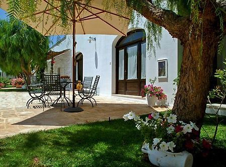 Hotel Masseria L'Ovile Ostuni Exterior foto